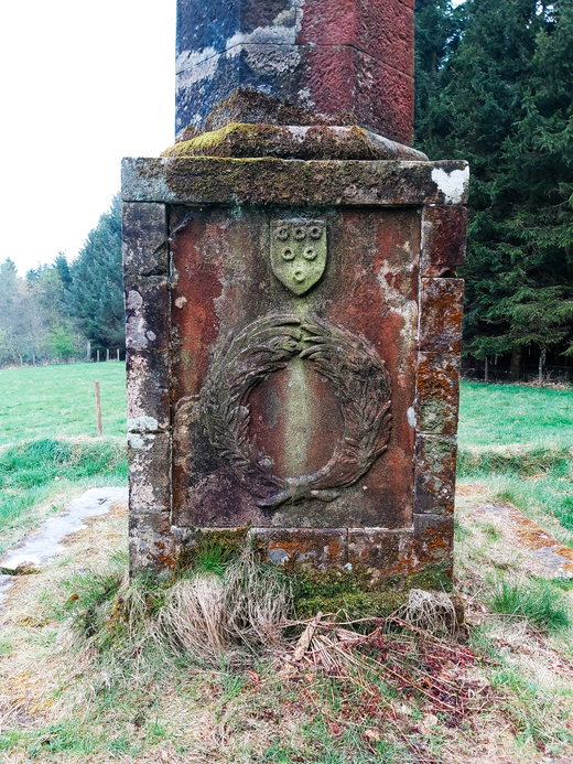 Queen's Monument