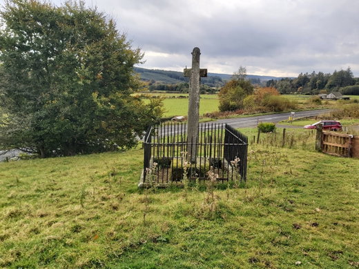 Milnholm Cross
