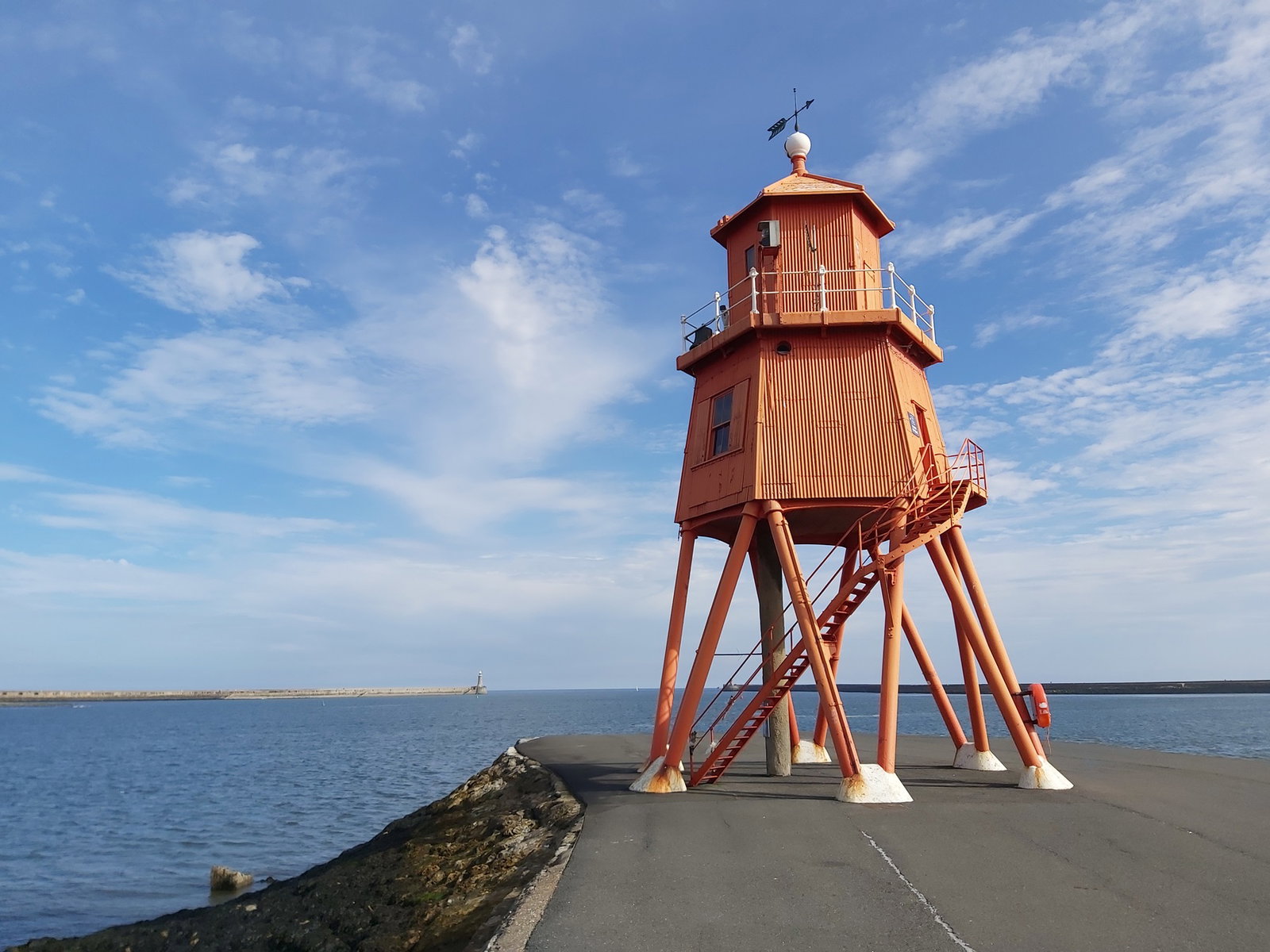 Herd Groyne Lighthouse
