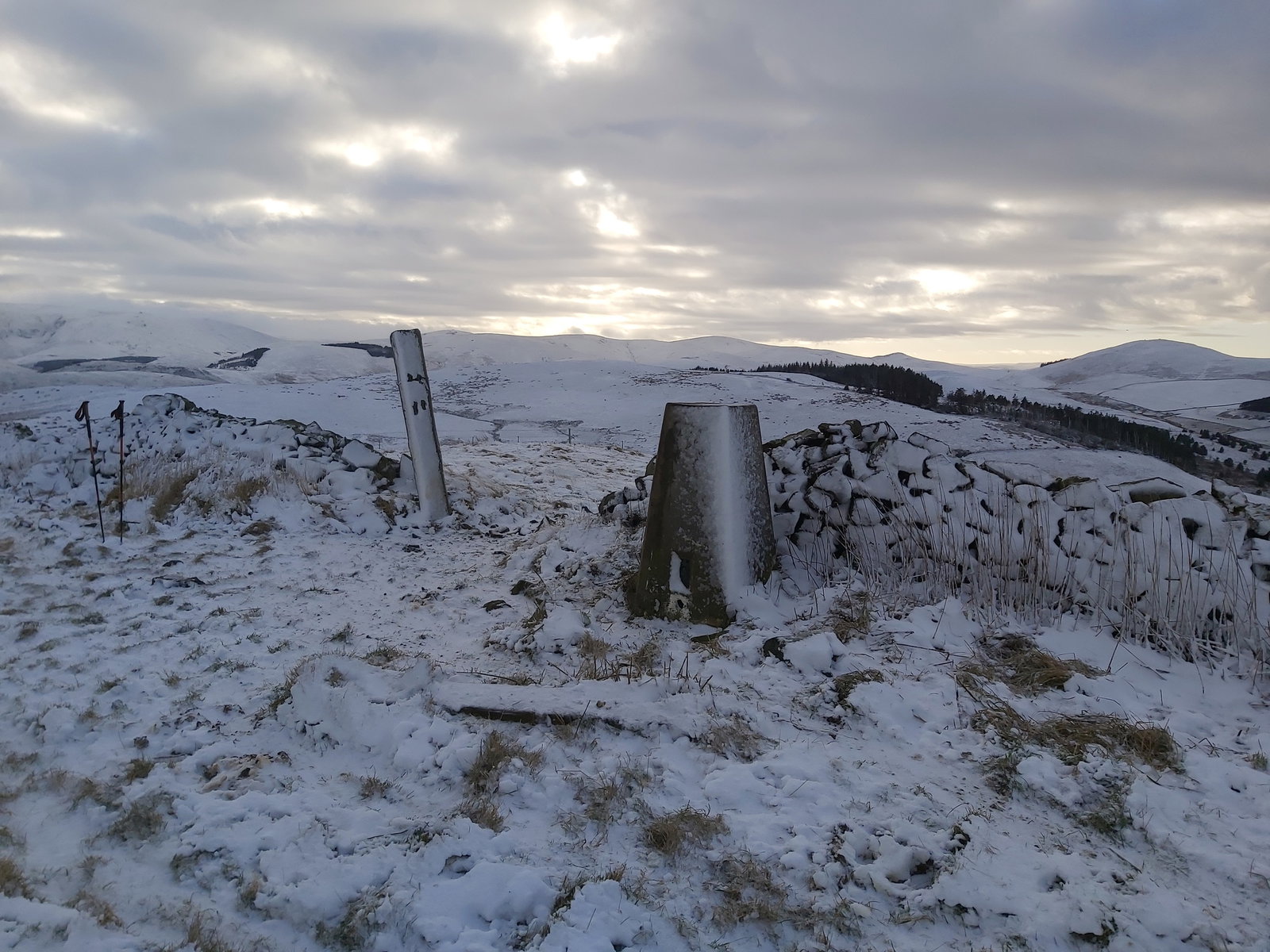 Longknowe Hill