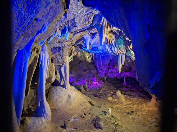 Stump Cross Caverns